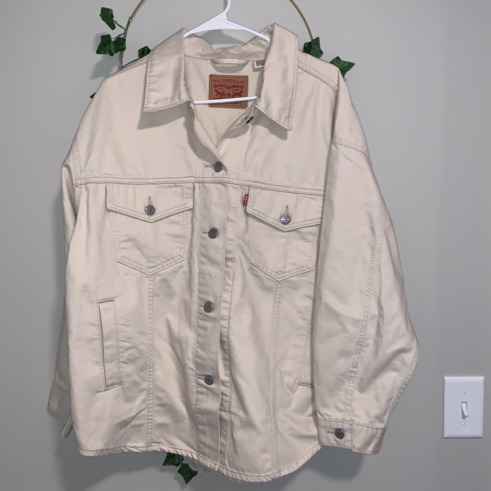 Levi’s khaki jacket size large but runs big